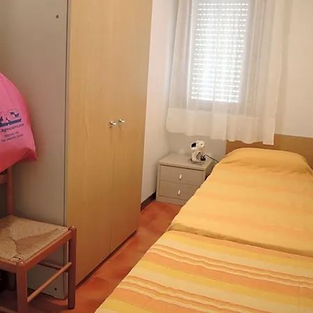 Hotel Flat 100 M From The With Sunny Balcony