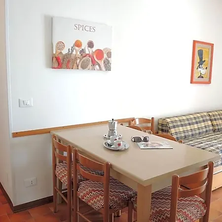 Flat 100 M From The With Sunny Balcony
