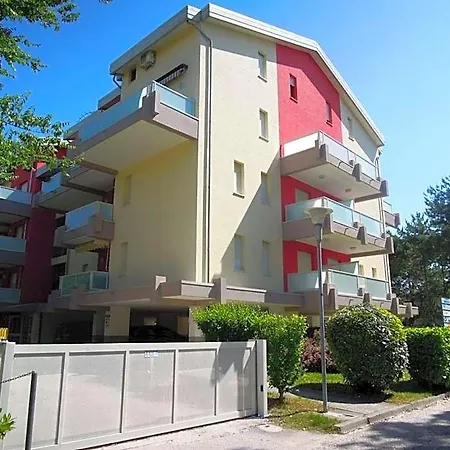 Flat 100 M From The With Sunny Balcony Bibione