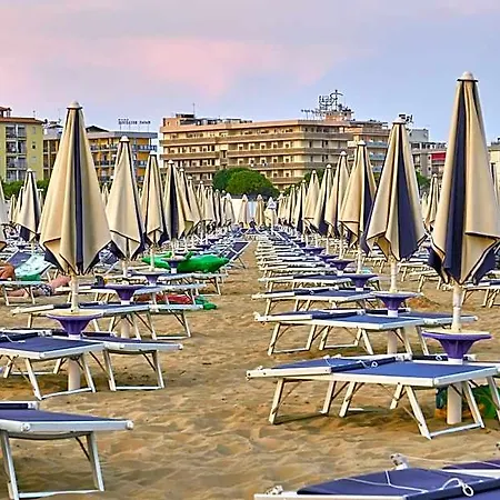 Flat 100 M From The With Sunny Balcony Hotel Bibione